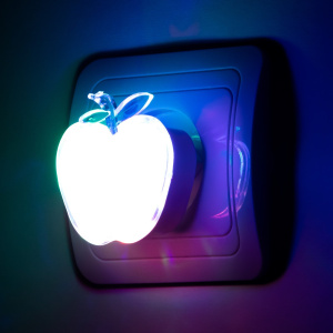 Ночник "Яблоко", 5,5х5х5 см, пластик 485952 ОБ996450