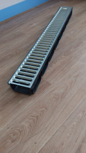 Лоток пластиковый с решеткой стальной оцинкованной (125х70х1000мм) (М) 984716